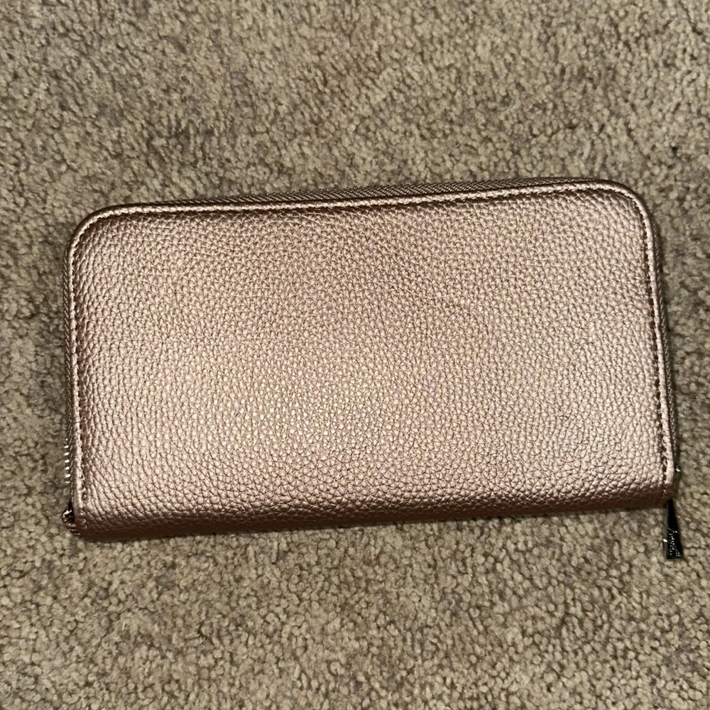 Thirty-One - All About the Benjamin’s Wallet - Picture 4 of 7